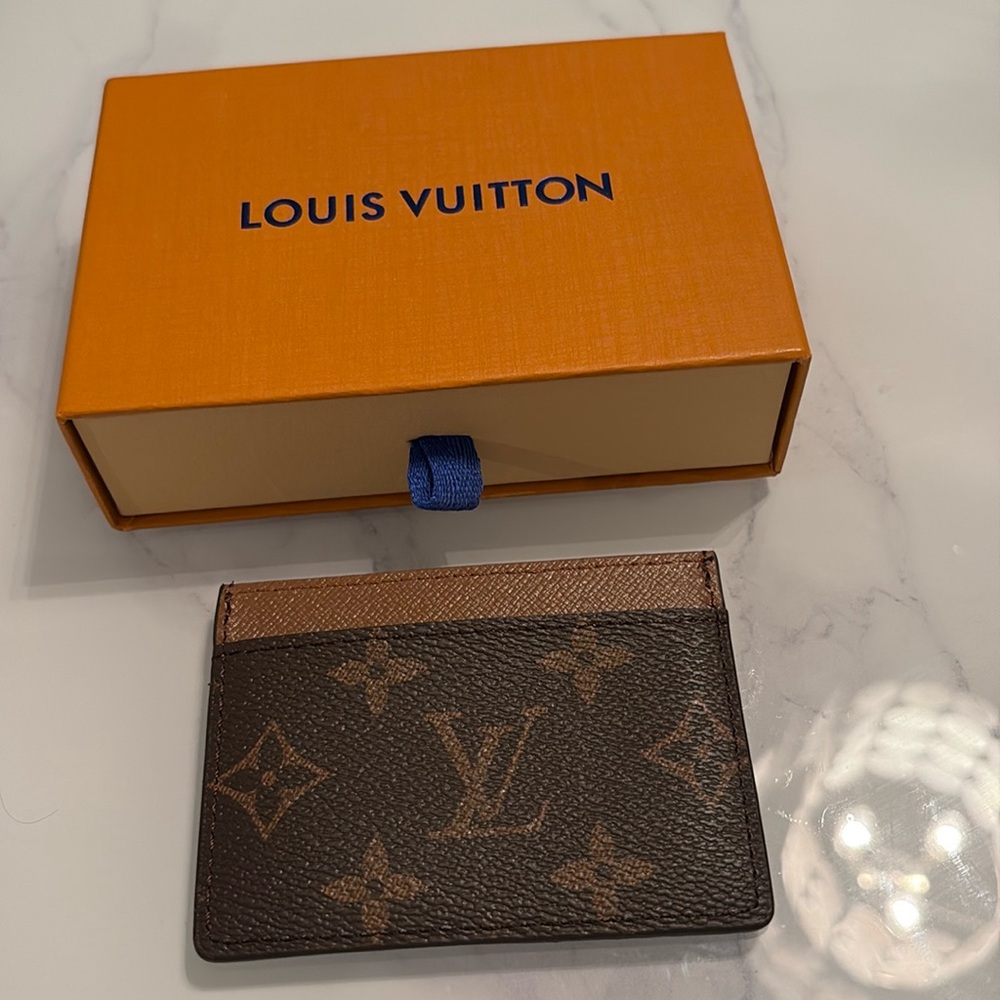 New Monogram Louis Vuitton Card Holder